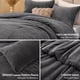 thumbnail image 3 of Juego de edredón ChixPace Fluffy Queen con 2 fundas de almohada, color gris, 3 of 8