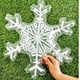 thumbnail image 4 of Set de globos con forma de copo de nieve para fiesta de Navidad en Winter Wonderland, 6 unidades, 4 of 7