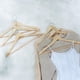 thumbnail image 2 of Perchas de madera ELONG HOME Solid, paquete de 20 unidades, para camisa, abrigo y vestido, 2 of 9