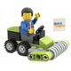 thumbnail image 1 of Figura de Juguete LEGO Trabajador de la Ciudad con Cortacésped, 1 of 6