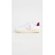 thumbnail image 3 of Zapatillas Veja V-12 para mujer, extra blancas, parmes/magenta, talla 6, 3 of 3