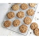 thumbnail image 2 of Parrilla para hornear y enfriar Nordic Ware 43343, apta para horno, antiadherente, 2 of 4