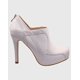 thumbnail image 2 of Botin taco aguja Blanco, 2 of 3