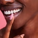 thumbnail image 3 of Mascarilla de labios Tree Hut Strawberry hidratante de 18 ml durante la noche, 3 of 5