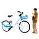 thumbnail image 5 of 1/64 Personas Peque?as Con Bicicleta Micro Paisaje Camino Ni?os Juguetes Decoración Azul, 5 of 5