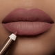 thumbnail image 4 of Lápiz delineador de labios Charlotte Tilbury Lip Cheat M.I Kiss, 4 of 8