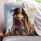thumbnail image 1 of Mujer Maravilla Fundas de almohada de terciopelo con tema, regalos de funda de almohada, decoración para el hogar, cojín de lanzar, regalo de cumpleaños para fans y parejas. 45cm x 45cm., 1 of 6