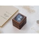 thumbnail image 3 of Caja del anillo de la ranura de madera 3 - Caja del portador del anillo de la ceremonia de boda Madera de nuez con tapa transparente, almacenamiento del anillo de compromiso de la propuesta, 3 of 3
