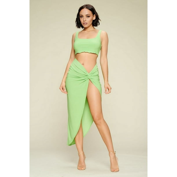 Conjunto de Top Corto Liso y Falda con Abertura en el Muslo para Días de Verano