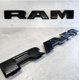thumbnail image 2 of Emblema Autogem RAM 1500 con calcomanía de carbono negro, 2 of 5