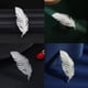 thumbnail image 2 of Broche para mujer, broche para suéter, broche sencillo con aguja, broche magnético de pluma con diamantes de imitación, para bufandas, chales o ponchos., 2 of 6