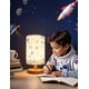 thumbnail image 4 of Lámpara de mesa infantil GFTDNS astronauta con base de madera y LED USB, 4 of 7