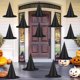 thumbnail image 1 of Sombreros de bruja colgantes Helimoto para Halloween, 1 of 3