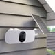 thumbnail image 4 of Cargador de panel solar Arlo VMA5600 para cámaras Arlo Pro 5S 2K, Pro 4, Pro 3, Floodlight, Ultra 2 y Ultra, 4 of 5
