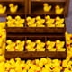 thumbnail image 3 of Mini Patitos ResinGlow - Set de 370 Figuras Amarillas, 3 of 8