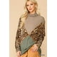 thumbnail image 1 of Top de Cuello Alto de Punto Mixto con Estampado Animal y Liso con Mangas Largas, 1 of 5