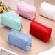 thumbnail image 4 of Bolsa de Maquillaje Cuadrada de Cuero PU, Organizador Cosmético Impermeable con Cremallera para Viaje, Neceser para Mujeres para Sostener Brochas de Maquillaje (Gris Dorado, Pequeño), 4 of 7