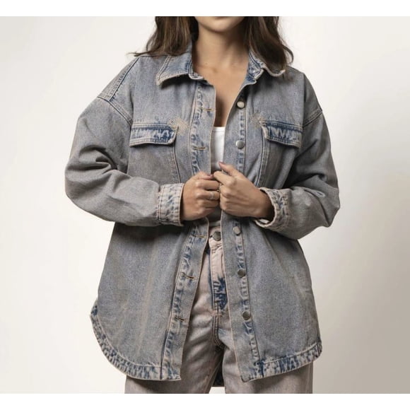 SOBRECAMISA OVERSIZE TALLA M AZUL CON CONTRASTE ROSA