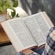 thumbnail image 3 of Biblia Thomas Nelson KJV de letra grande, rosa, Leathersoft, 3 of 9