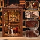 thumbnail image 3 of Kit DIY Book Nook Clover&Clover Biblioteca Crepúsculo con LED, 3 of 9