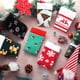 thumbnail image 4 of 6 Pairs Christmas Socks Coldeul Patterned Invierno Compression Socks Novelty Mujeres Christmas Stocking Fancy Suave Grueso Christmas Running Socks Knee High Holiday Socks para mujeres Hombres, 4 of 7