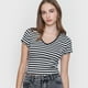 thumbnail image 3 of Polera Mujer M/C Rib Cuello V Roulette Líneas Negro Corona, 3 of 5
