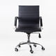 thumbnail image 1 of Silla baja Ceo negra, 1 of 3