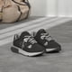 thumbnail image 2 of Zapatilla Calvin Klein Magalee para mujer, color negro, talla 5, 2 of 7