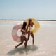 thumbnail image 4 of Flotador inflable para piscina FUNBOY Giant, vintage, amarillo, 48 pulgadas, 4 of 5
