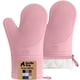 thumbnail image 1 of Guantes de horno GORILLA GRIP 32x21 cm 550 °F (289 °C) Rosa, 1 of 9
