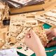 thumbnail image 4 of Puzzle de madera ROKR Mechanical Car Modelo Army Field Car, 4 of 8