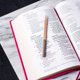 thumbnail image 5 of Biblia Harpercollins Nkjv De Tamaño Personal Con Letra Grande Color Marrón, 5 of 9