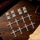 thumbnail image 4 of Juego de 4 juegos de centros de la Virgen María y crucifijos Cluksik en dorado/plata, 4 of 7