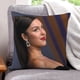 thumbnail image 1 of Olivia RodrigoFundas de almohada de terciopelo con tema, regalos de funda de almohada, decoración para el hogar, cojín de lanzar, regalo de cumpleaños para fans y parejas. 60cm x 60cm., 1 of 6