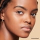 thumbnail image 4 of Polvo Compacto Bobbi Brown Sheer Finish Absorbente de Aceite 9g, 4 of 6