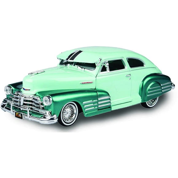 Auto de modelo a escala 1/24 Motormax Chevy Aerosedan 1948