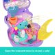 thumbnail image 5 of Muñeca Polly Pocket Cozy Dreamland con Cordero, Juego Compacto con Muñeca y Mascota, 5 of 6