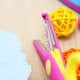 thumbnail image 5 of Juego de 6 tijeras decorativas con borde de papel para manualidades y scrapbooking, 5 of 7