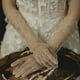 thumbnail image 1 of Guantes de novia de satén elástico negro con encaje floral y etiqueta de temperamento simple, accesorios de boda, guantes de novia largos de encaje color champán, 1 of 6