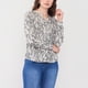thumbnail image 3 of Blusa Mujer Cuello Mao V Print Piton Corona, 3 of 5