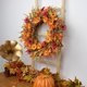 thumbnail image 4 of Guirnalda J'FLORU 56 cm Otoño con Margaritas y Bayas para Interior, 4 of 7