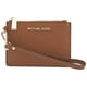 thumbnail image 1 of Monedero Michael Kors Pequeño de Cuero con Guijarros Mercer para Mujer - Equipaje, 1 of 3