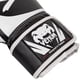 thumbnail image 3 of Guantes de Boxeo Venum Challenger 2.0 Negro/Blanco 453 g, 3 of 8