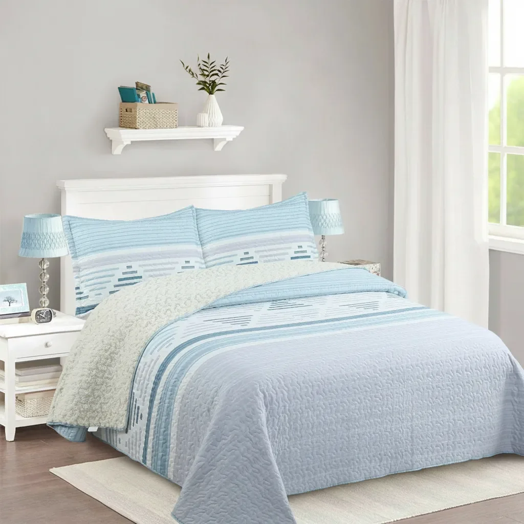 Casadeliacl - Cubrecama Quilt Sherpa 2pl Celeste Azul Y Blanco. Diseño A Franjas Y Bloques Horizontales
