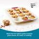 thumbnail image 3 of Bandeja para Muffins Trudeau de 12 Cavidades Confetti/Fucsia, 3 of 6