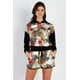thumbnail image 1 of Conjunto de Top con Capucha y Shorts con Estampado Animal Efecto Satén Negro y Marfil, 1 of 5
