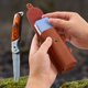 thumbnail image 3 of Afilador de cuchillos de bolsillo Stone Angerstone 1000/6000 con funda, 3 of 5
