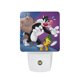 thumbnail image 1 of Silvestre y Piolín Luz nocturna LED con sensor de anochecer a amanecer para dormitorio, baño, pasillo, escaleras - Lámpara LED nocturna de enchufe, 0.5W - 1 pieza, 1 of 6