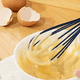 thumbnail image 4 of Mini batidores de silicona, paquete de 5, juego de batidores de silicona de acero inoxidable para cocinar leche, huevos, hornear y batir., 4 of 5