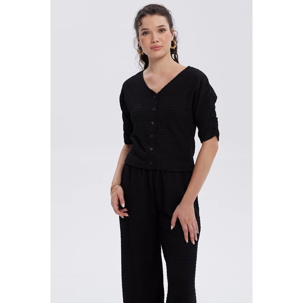 Polera Mujer Abotonada Con Textura Negro
